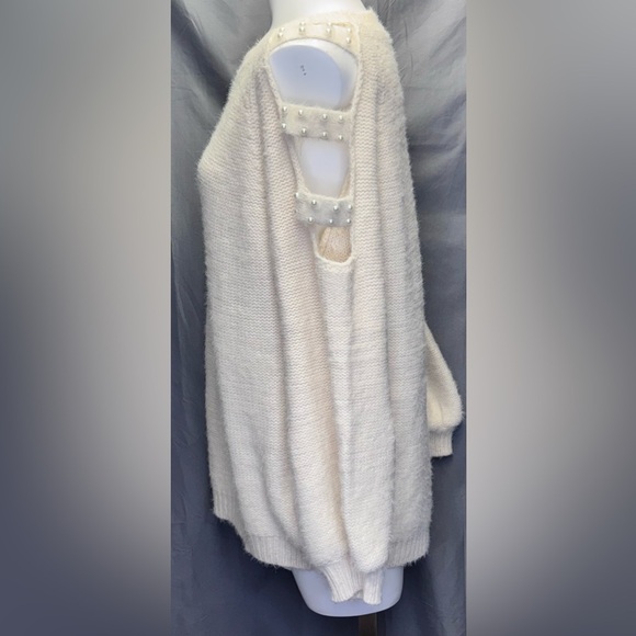 Easel Los Angeles Sweater Ivory Pearl Shoulder Ladder Cutout Small/Medium - Picture 6 of 9